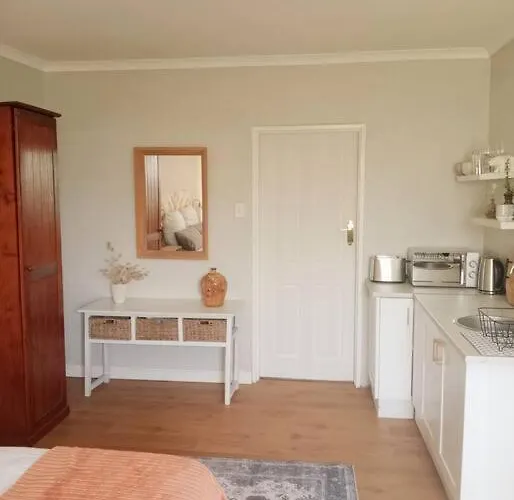 Charming Studio In Stellenbosch - The Valley Stay